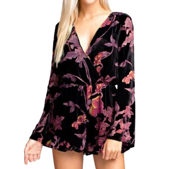 Wild Moss Velvet Burnout Romper Black Pink Floral Bell Sleeve Lightweight Size M - Picture 1 of 11